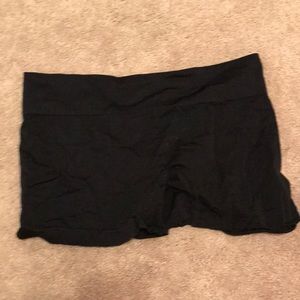 Active wear shorts